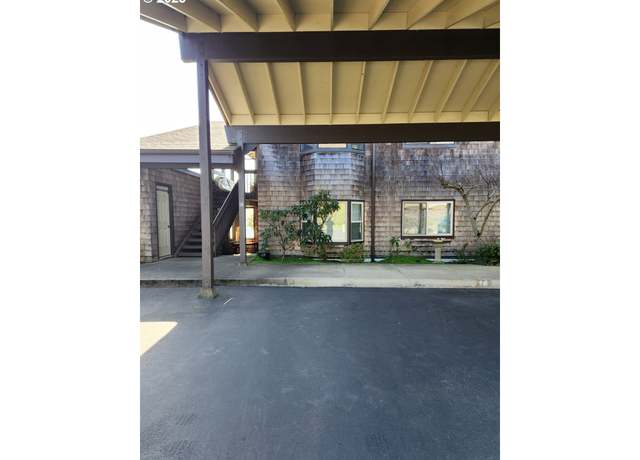 Property at 1040 Bay St #14, Florence, OR 97439, 2 beds, 2 baths