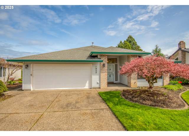 Property at 1924 NE 150th Ave, Portland, OR 97230, 3 beds, 2 baths