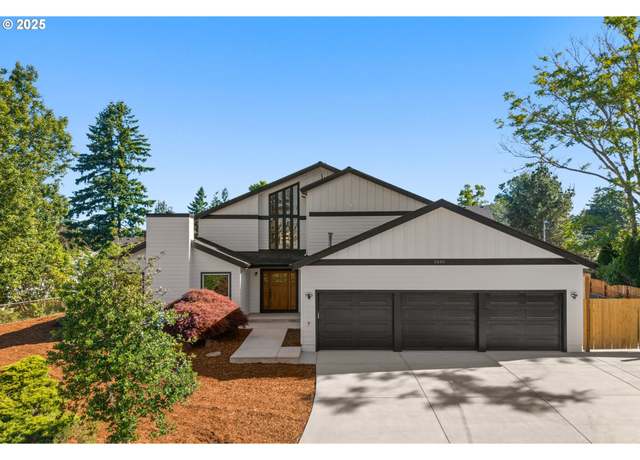 Property at 5859 SE Harney Dr, Portland, OR 97206, 4 beds, 3 baths