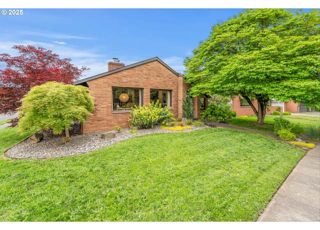 Property at 3905 NE Holman St, Portland, OR 97211, 3 beds, 3 baths