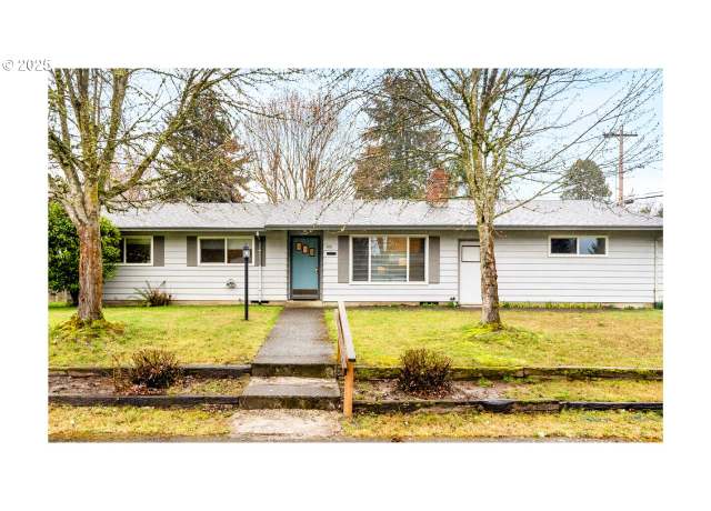 Property at 313 NE Sequoia Ct, Hillsboro, OR 97124, 3 beds, 2 baths