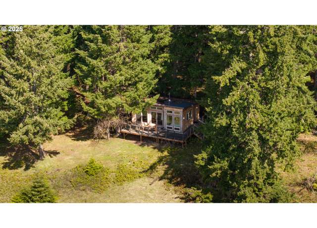 Property at 220 Acme Rd, White Salmon, WA 98672, 2 beds, 1.5 baths