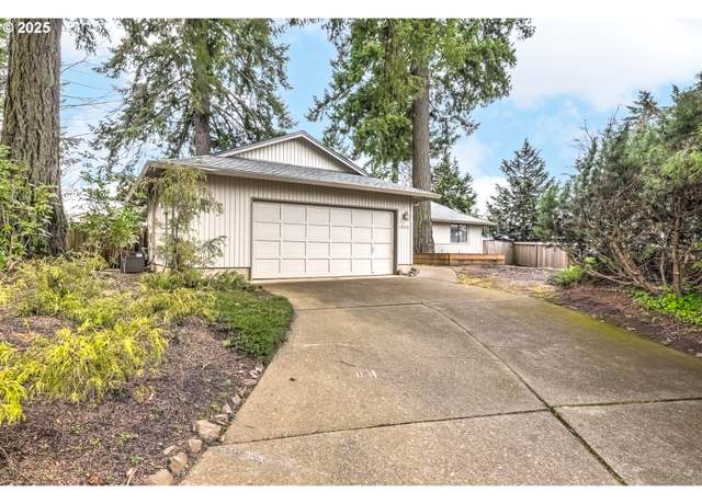 Property at 1870 NE Lincoln St, Hillsboro, OR 97124, 3 beds, 2.5 baths