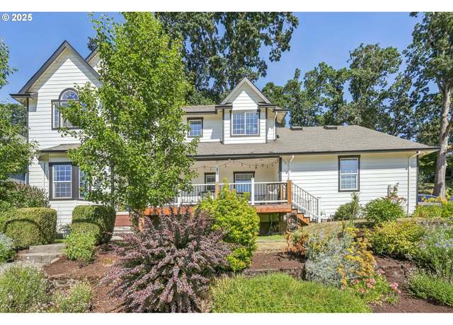 Property at 710 Mill St, Silverton, OR 97381, 5 beds, 2.5 baths