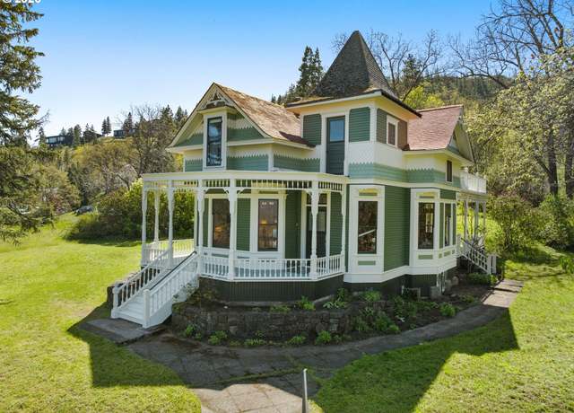 Property at 704 3rd Ave, Mosier, OR 97040, 6 beds, 4 baths