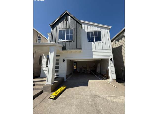 Property at 13874 SW Sabrina Ave, Tigard, OR 97140, 5 beds, 3 baths