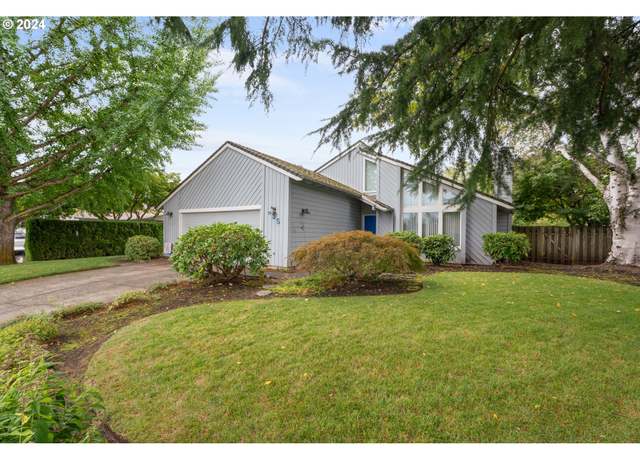 Property at 835 N Elm St, Canby, OR 97013, 4 beds, 3 baths