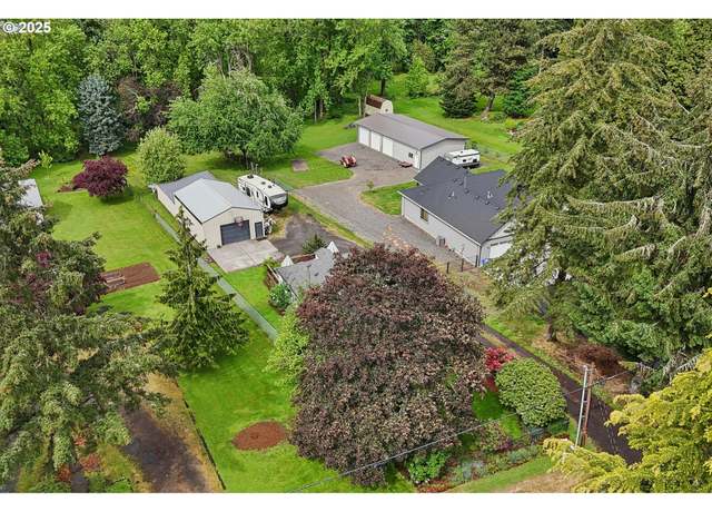 Property at 31429 SE Bluff Rd, Gresham, OR 97080, 3 beds, 2 baths
