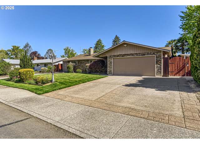 Property at 1475 NE Oleander Ln, Hillsboro, OR 97124, 3 beds, 2.5 baths