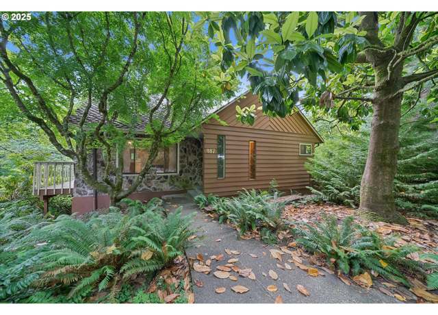 Property at 887 6th St, Lake Oswego, OR 97034, 5 beds, 3 baths
