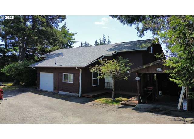 Property at 2011/2013 Ohio Ave, North Bend, OR 97459, 4 beds, 4 baths