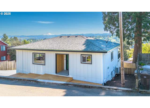 Property at 4685 Riverview Ave, West Linn, OR 97068, 4 beds, 2 baths