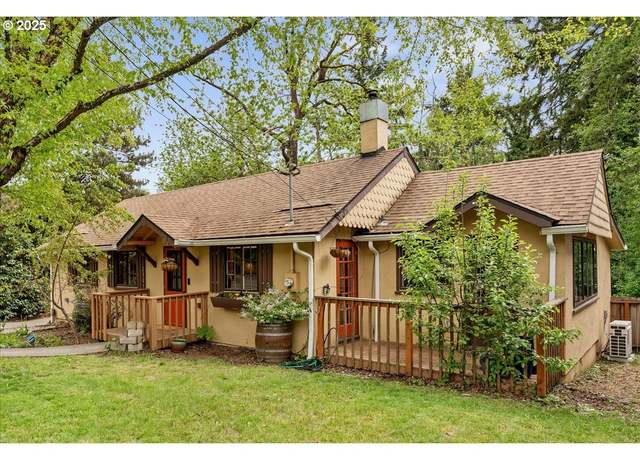Property at 2906 SW Spring Garden St, Portland, OR 97219, 2 beds, 2 baths