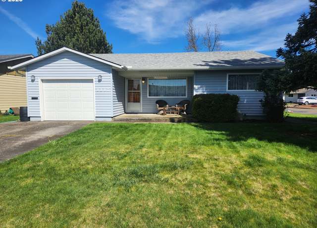 Property at 2207 Oregon Ct, Woodburn, OR 97071, 2 beds, 1.5 baths