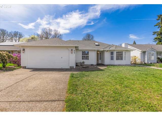 Property at 941 NW 1st Pl, Hillsboro, OR 97124, 3 beds, 2 baths