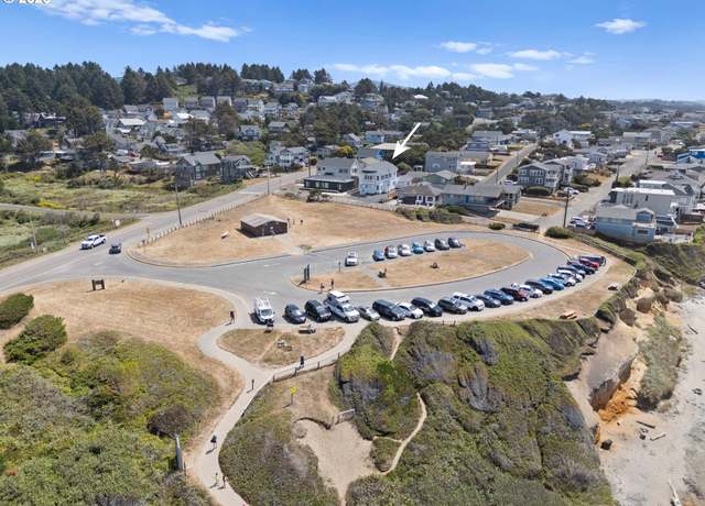 Property at 1726 NW 59th St, Lincoln City, OR 97367, 4 beds, 3.5 baths