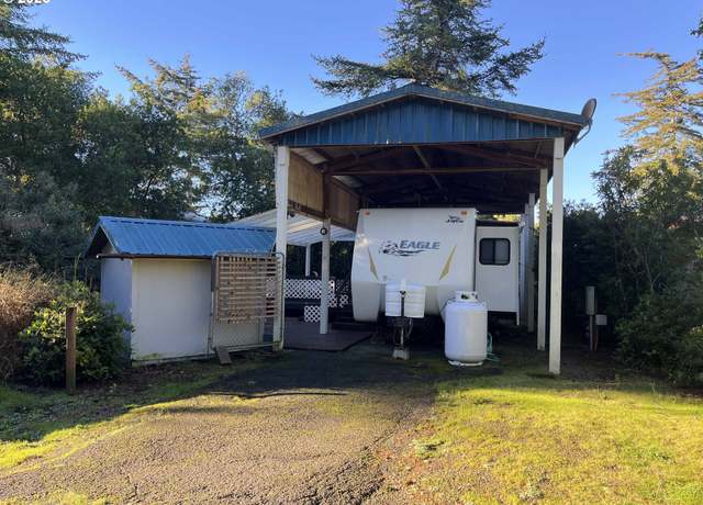 Property at 208 Bourbon St, Florence, OR 97439
