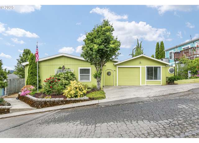 Property at 1304 W B Ave, La Center, WA 98629, 3 beds, 2 baths