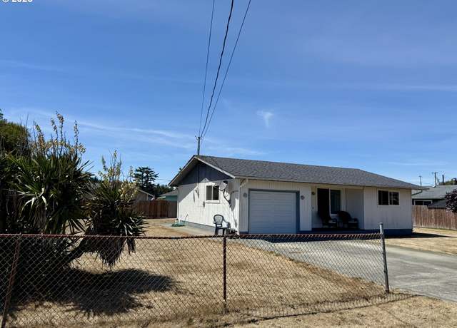 Property at 960 Crocker St, Coos Bay, OR 97420, 2 beds, 1 bath