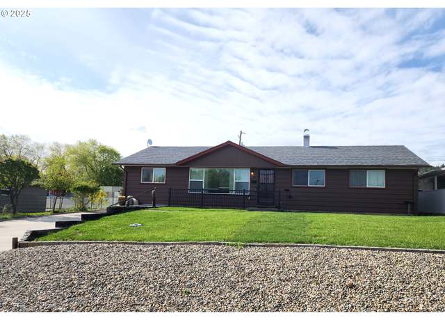 Property at 704 G Ave, La Grande, OR 97850, 3 beds, 1 bath