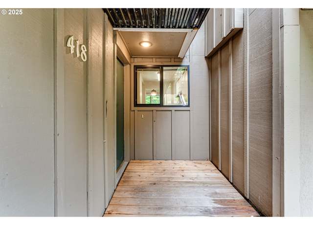 Property at 418 Stonewood Dr, Eugene, OR 97405, 2 beds, 2 baths