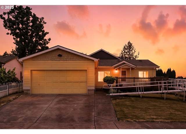 Property at 1001 Roy Ave, Woodburn, OR 97071, 3 beds, 2 baths