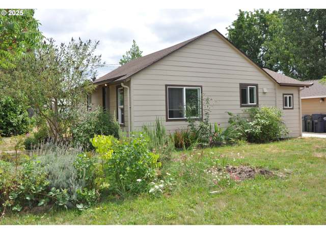 Property at 1890 W 12th St, Eugene, OR 97402, 2 beds, 1 bath