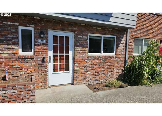 Property at 1722 NE Hogan Dr, Gresham, OR 97030, 2 beds, 1.5 baths