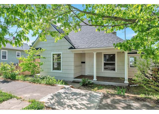 Property at 5530 NE Flanders St, Portland, OR 97213, 3 beds, 2 baths
