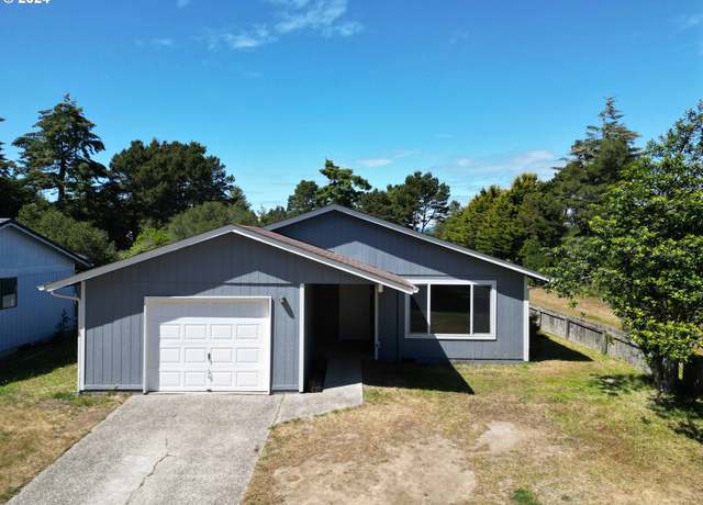 Property at 1685 28th St, Florence, OR 97439, 3 beds, 1 bath