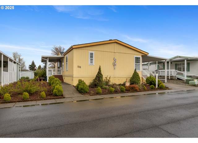 Property at 111 W Riverridge Ave, Roseburg, OR 97471, 3 beds, 2 baths
