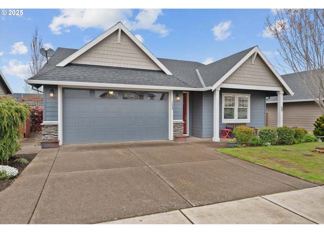 Property at 1652 SE Academy St, Dallas, OR 97338, 3 beds, 2 baths