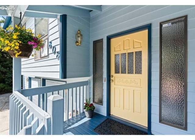 Property at 808 NE 238th Pl, Wood Village, OR 97060, 4 beds, 3 baths
