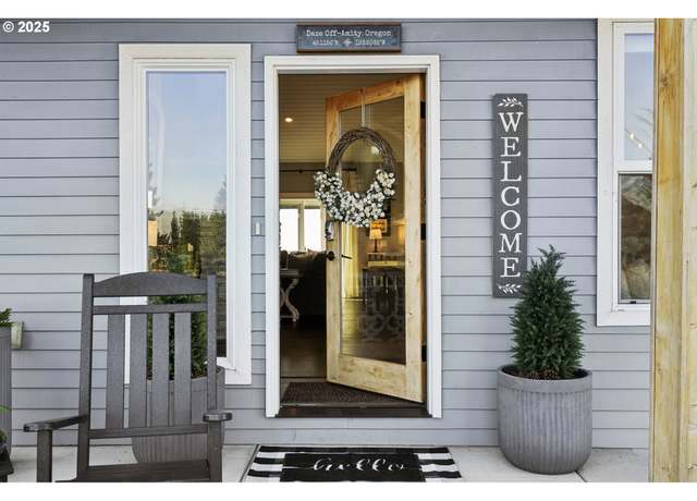Property at 20265 SE Poco Ln, Amity, OR 97101, 5 beds, 4.5 baths