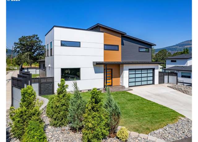 Property at 3854 May St, Hood River, OR 97031, 5 beds, 3 baths