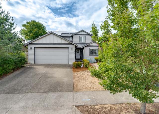 Property at 411 Vine Ave, Woodburn, OR 97071, 5 beds, 2.5 baths