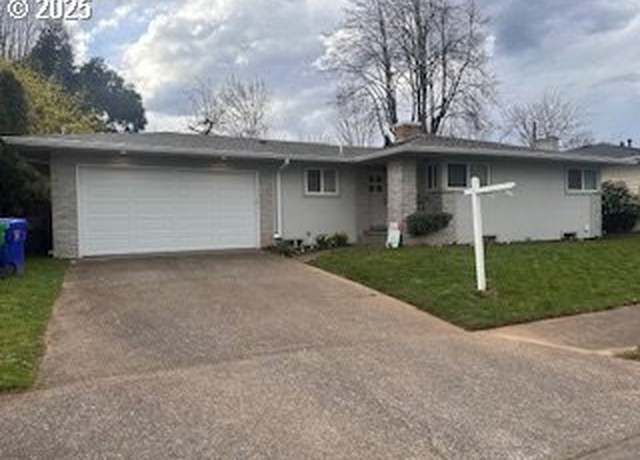 Property at 1427 SE 109th Ave, Portland, OR 97216, 4 beds, 2 baths