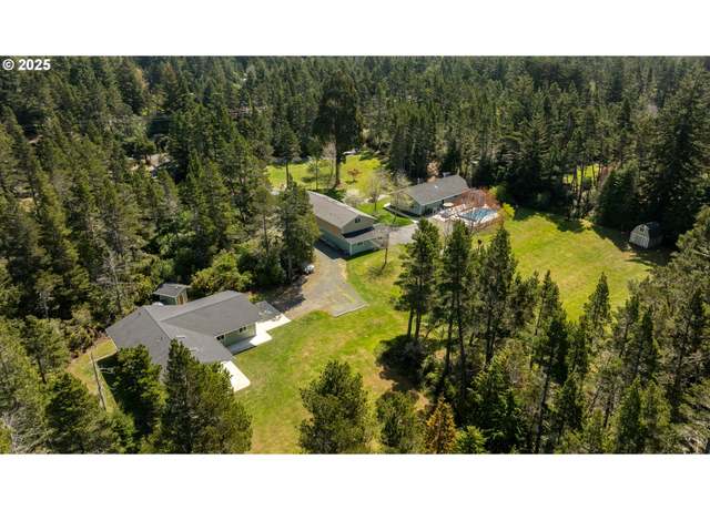 Property at 55654 Prosper Jct Rd, Bandon, OR 97411, 6 beds, 5 baths