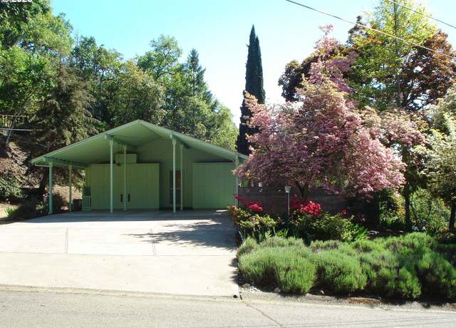 Property at 335 SE Terrace Dr, Roseburg, OR 97470, 2 beds, 1 bath
