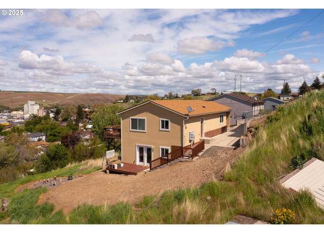 Property at 937 S Main Pl, Pendleton, OR 97801, 5 beds, 2 baths