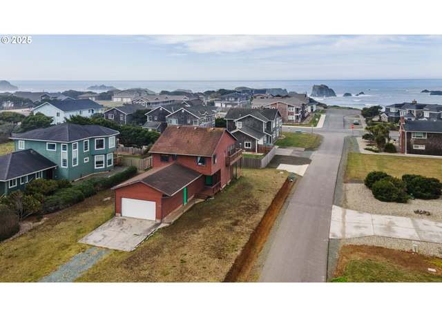 Property at 800 Newport Ave, Bandon, OR 97411, 2 beds, 2 baths