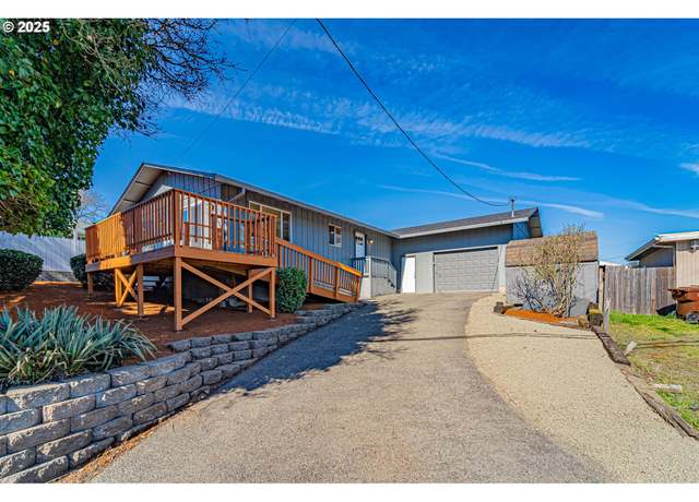 Property at 149 Kelley St, St. Helens, OR 97051, 3 beds, 1 bath