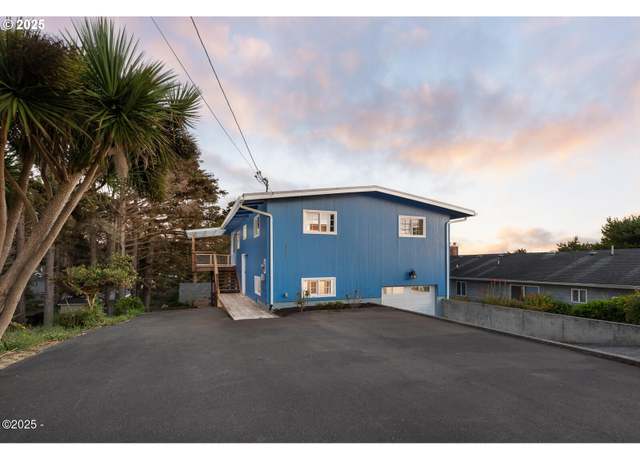 Property at 1616 NW 36th St, Lincoln City, OR 97367, 3 beds, 2 baths