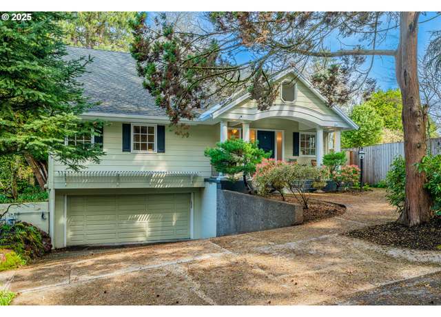 Property at 3725 SE Martins St, Portland, OR 97202, 4 beds, 3.5 baths