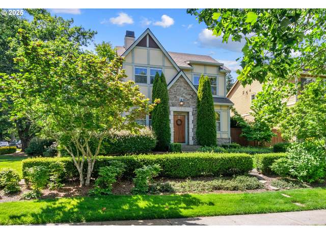 Property at 29229 SW Costa Cir E, Wilsonville, OR 97070, 4 beds, 2.5 baths