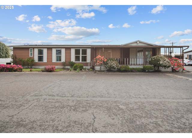Property at 2901 E 2nd St #104, Newberg, OR 97132, 2 beds, 2.5 baths
