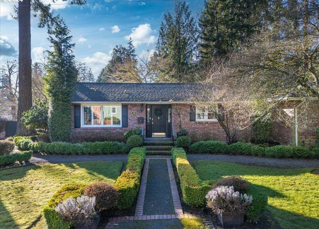Property at 922 E Ave, Lake Oswego, OR 97034, 3 beds, 2 baths