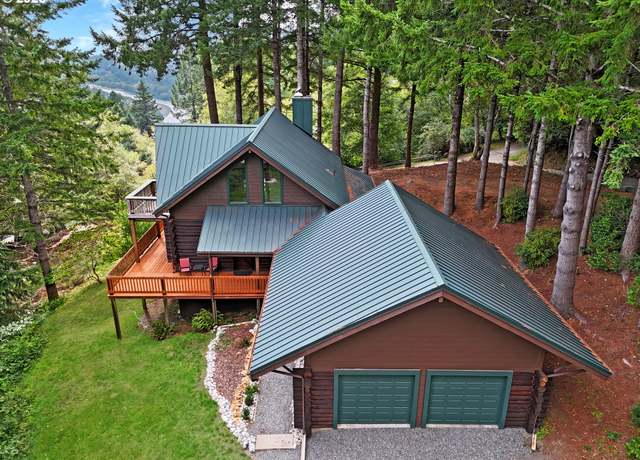 Property at 17225 Mountain Dr, Brookings, OR 97415, 3 beds, 2.5 baths