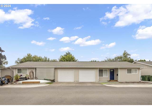 Property at 504 E 9th 14 St, Newberg, OR 97132, 4 beds, 2 baths
