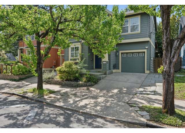 Property at 1925 SE 76th Ave, Portland, OR 97215, 3 beds, 2.5 baths